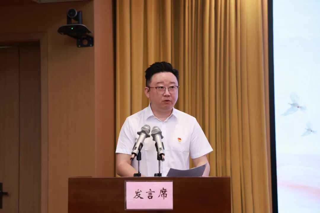市发展改革委直属机关党委专职副书记、机关纪委书记李万磊现场交流发言.jpg