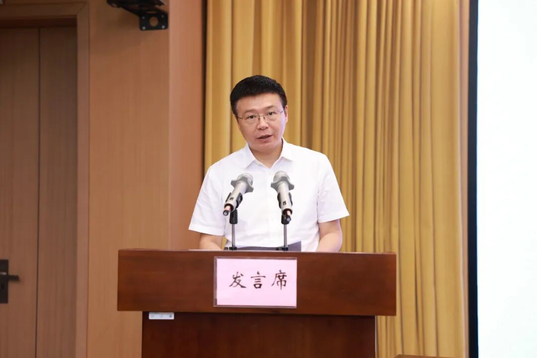 綦江区委常委、组织部部长熊健现场交流发言.jpg