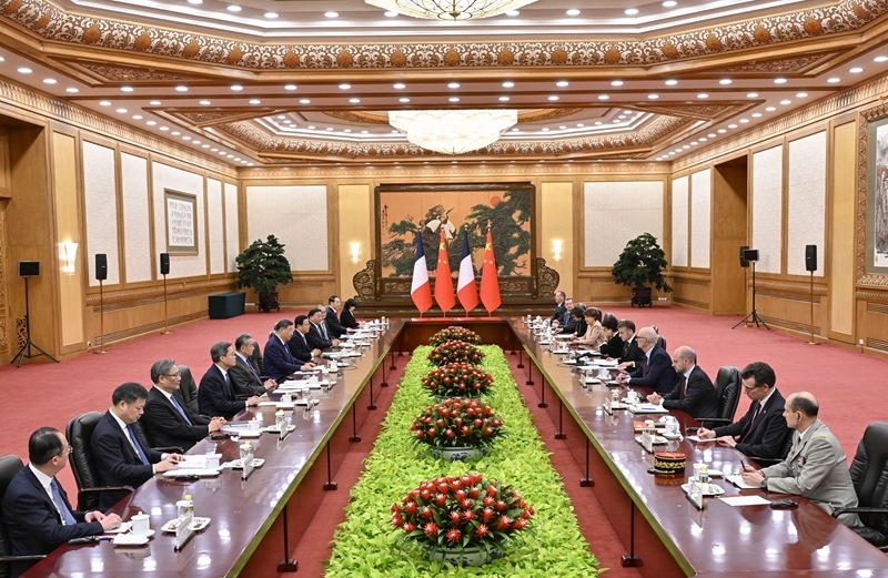 习近平同法国总统马克龙举行会谈2.jpg